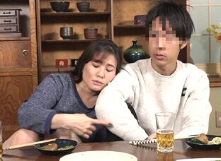 夫婦の生々しいワイセツ行